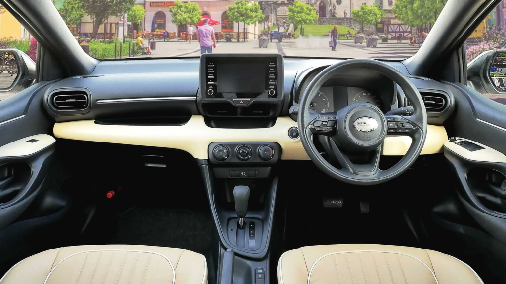 Mitsuoka Viewt 2023 года - это дорогой Toyota Yaris, имитирующий Jaguar Mark 2
