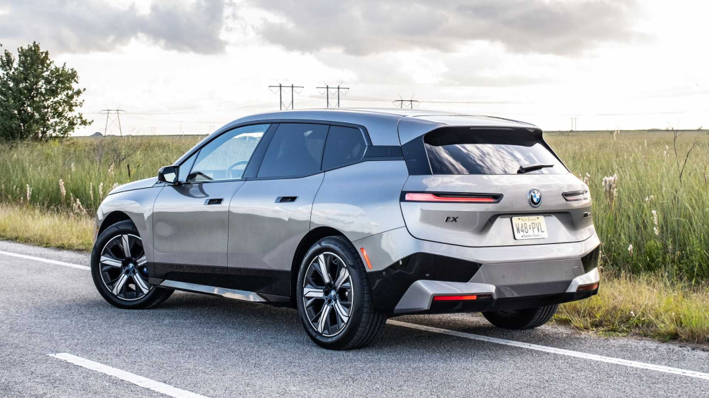 BMW прогноз продаж электромобилей к 2028 году