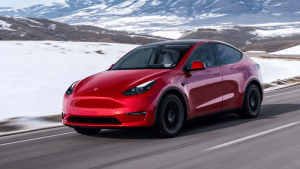 Tesla и BYD лидируют на рынке электромобилей