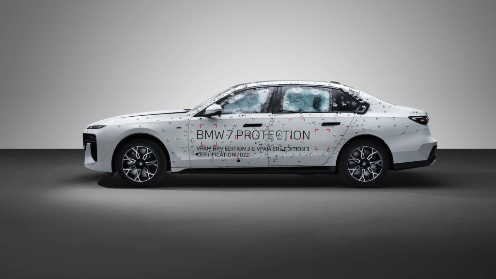 BMW i7 - это крепость на колесах