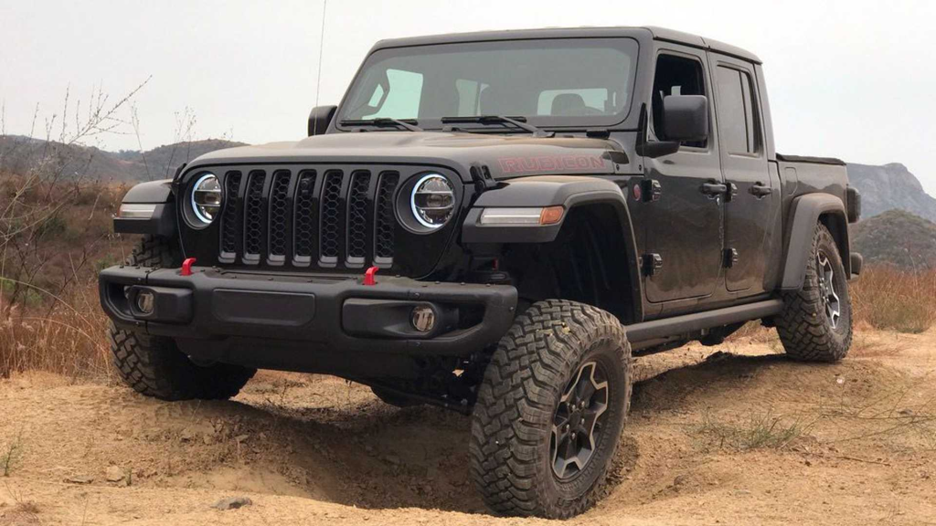 Jeep Gladiator Rubicon turn